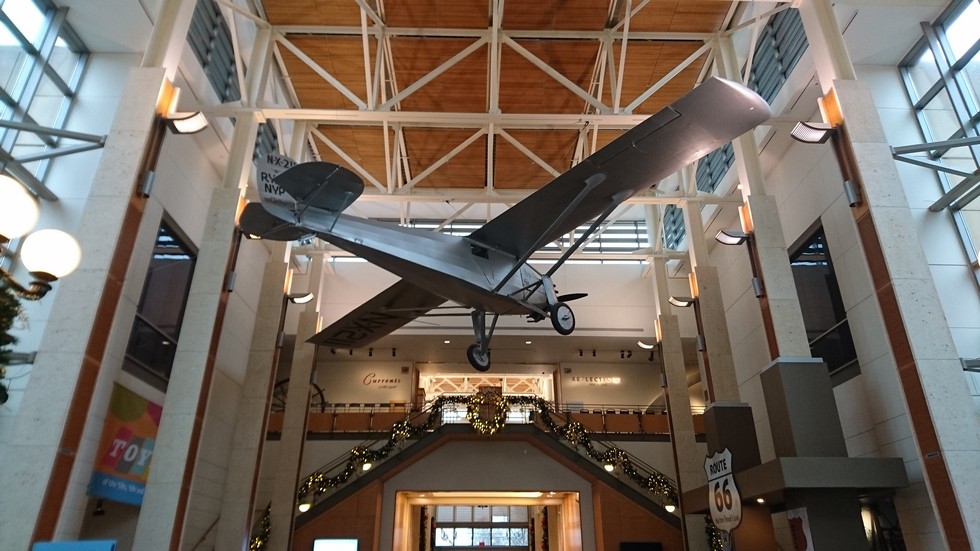 Самолет под сводами исторического музея Миссури.Фото: 6