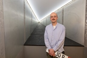 Купи гараж: Александр Мерескин — о музейных трендах и о том, как делать выставки о чём угодно