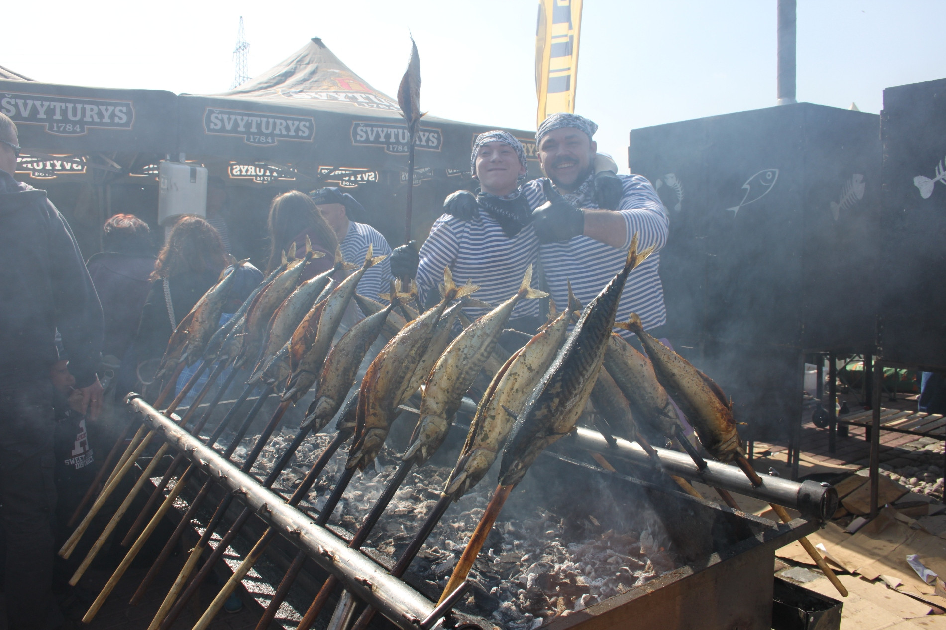 фестиваль селедки в калининграде. день селёдки в калининграде. день селедки. праздник селедки в калининграде. день селёдки в калининграде.