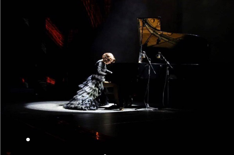 17 февраля: Рояль плюс камерный оркестр