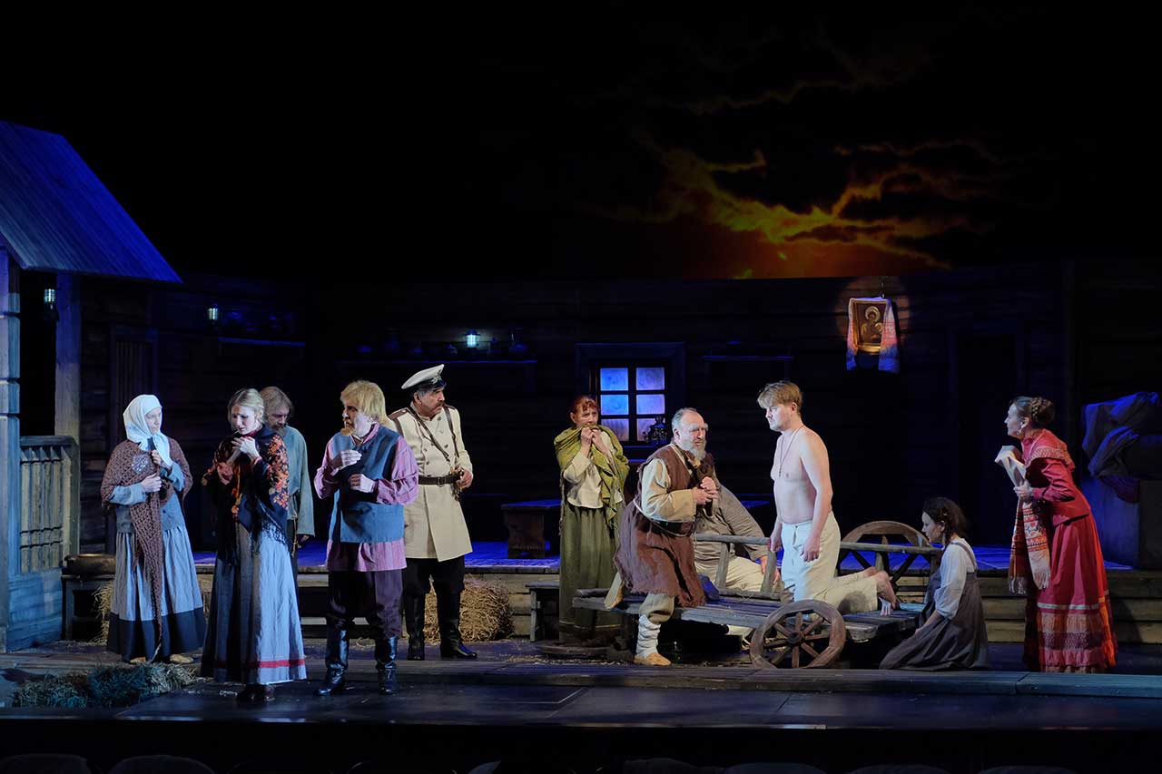 4 февраля: «Власть тьмы или коготок увяз, всей птичке пропасть»