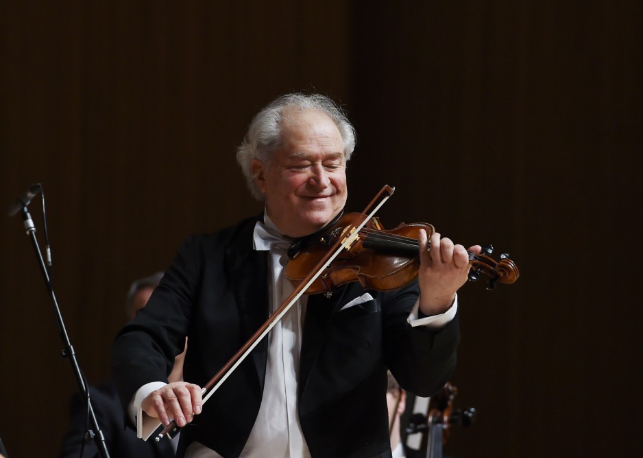 6 декабря: Венский Штраус-фестиваль оркестр и маэстро Питер Гут