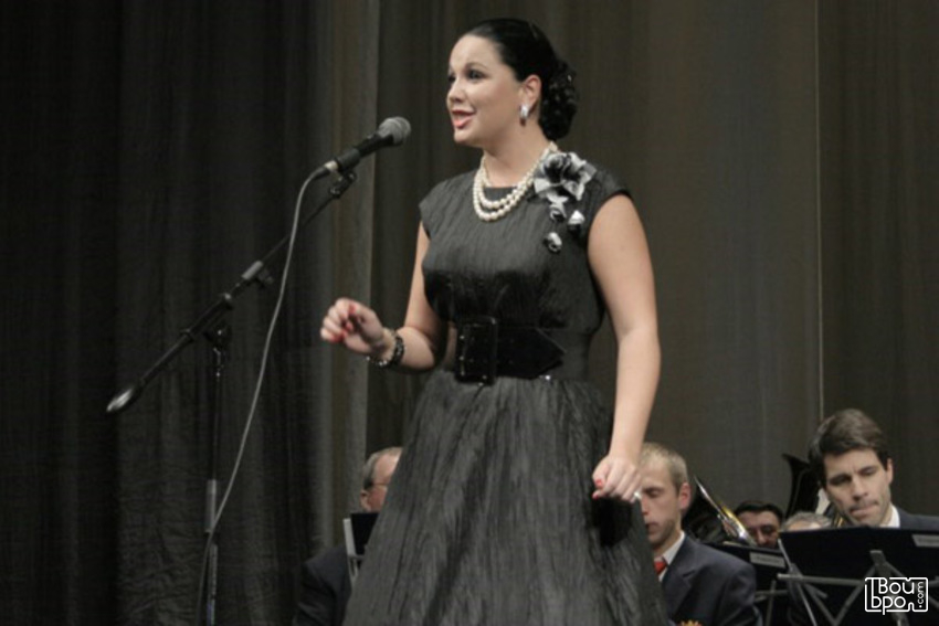 Сказки Александра Грина:   «Алые паруса», «Бегущая по волнам», «Золотая цепь»