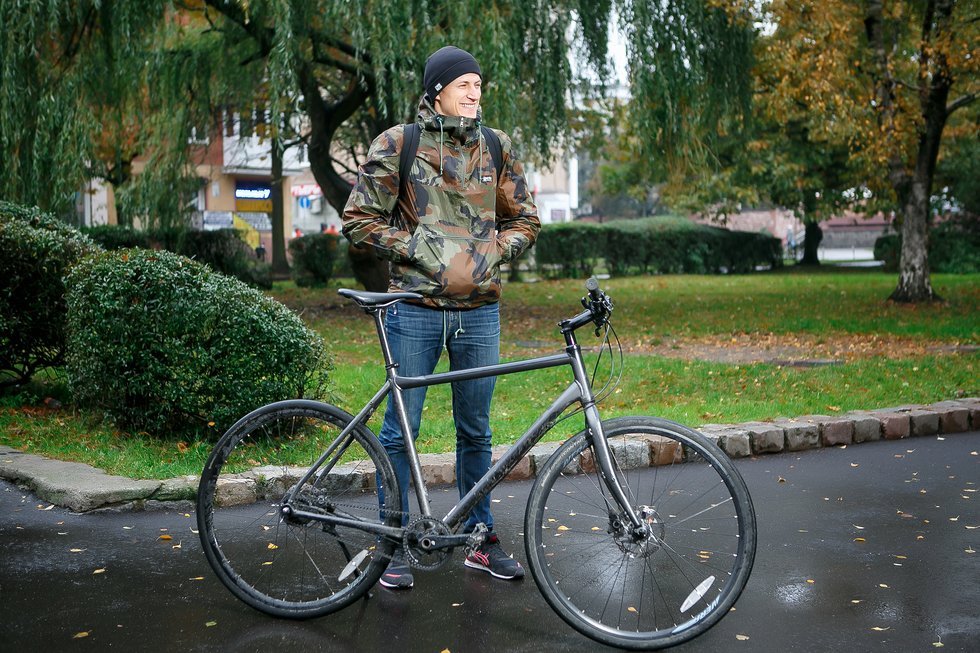 ИВАН МАРКОВ
Ездит на велосипеде с детского сада, в день проезжает от 10 километров 