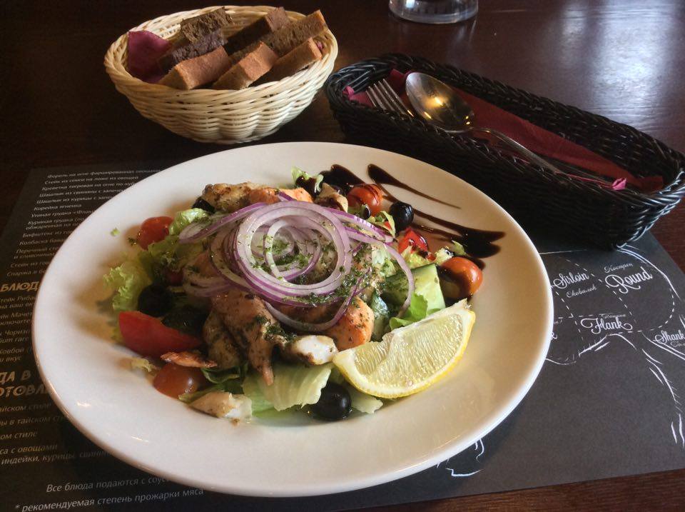 Бездарный буйабес, но роскошный салат в ресторане «Карамзiнъ» Фото №6