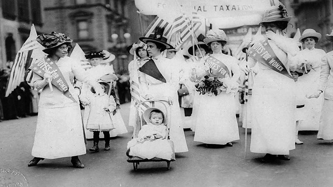 Демонстрация за право голоса для женщин более 100 лет назад 