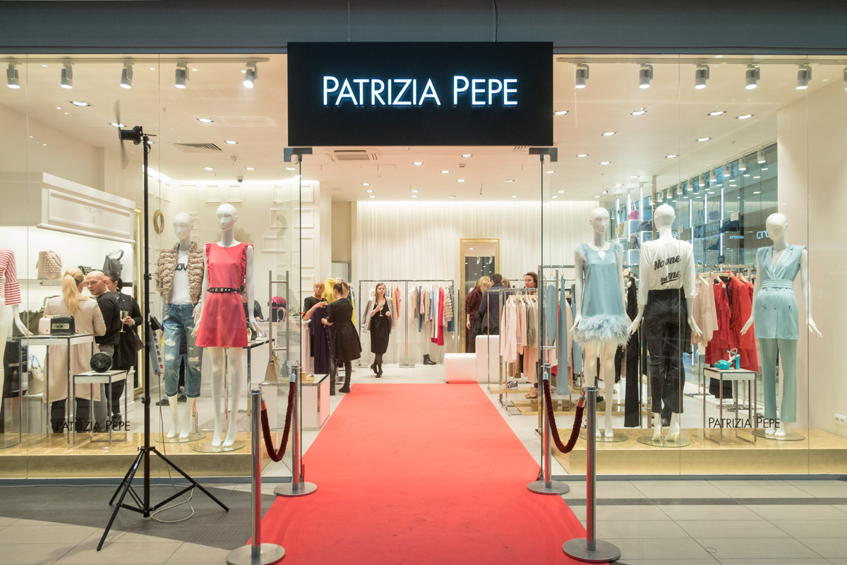 Patrizia Pepe
Торговый центр «Кловер», 1-й этажinstagram: patrizia_pepe_kld 