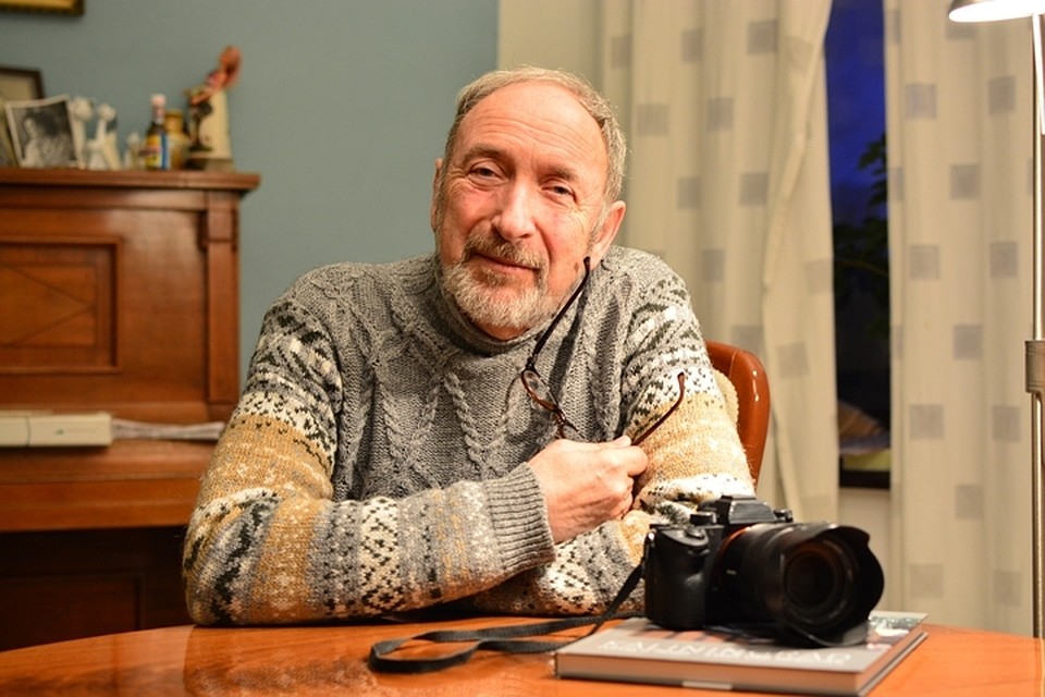 Известному в Калининграде фоторепортеру Игорю Зарембо исполнилось 70 лет. К своему юбилею мэтр, который успел поработать за свою жизнь со многими мировыми и российскими новостными агентствами, газетами и журналами и снимал в «горячих точках», выпустил фотоальбом «Kaliningrad. Город и люди». 