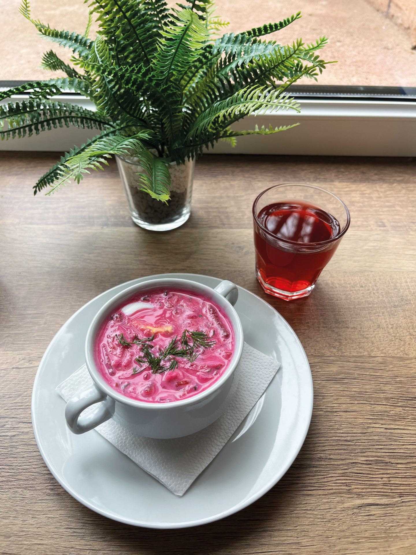 Кафе-бар в честь Челентано, магазин суши и шаурма с камчатским крабом Фото №7