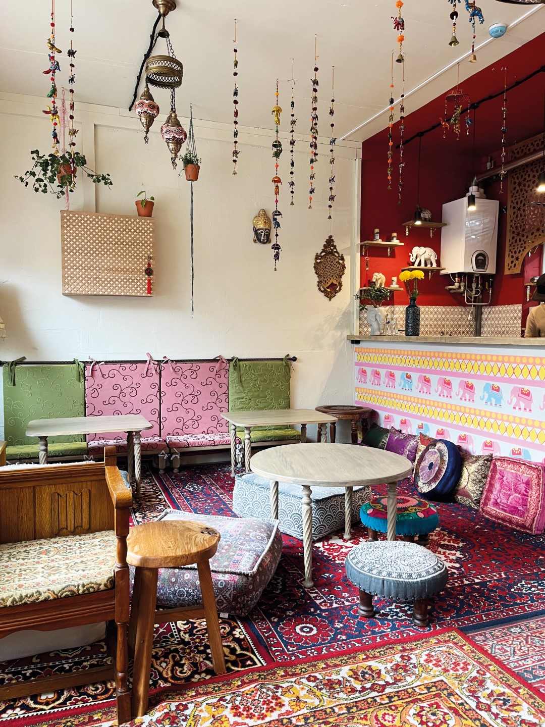 Индийское кафе, новые шефы и кофейня в Понарте 