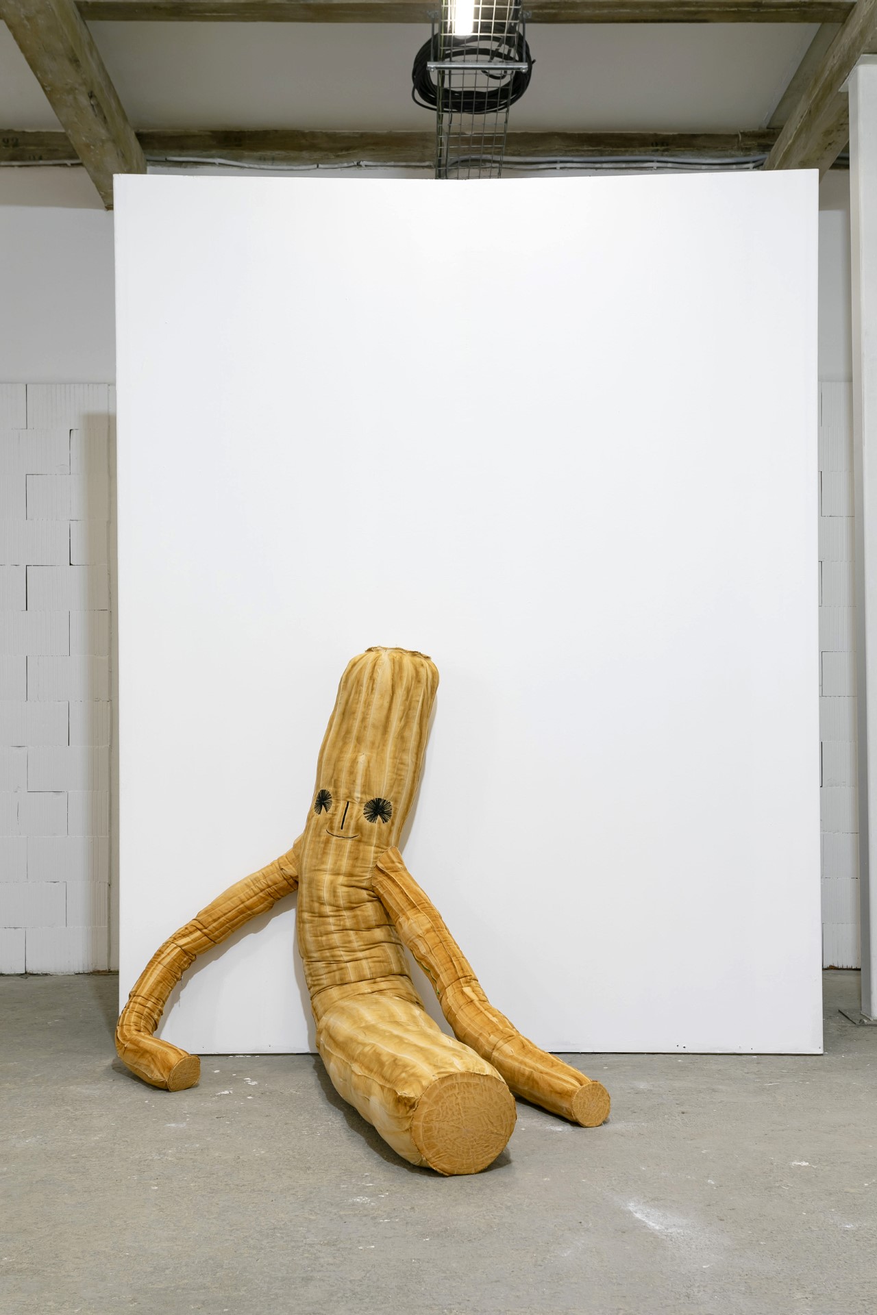 Как современные художники переосмысляют массовое увлечение эзотерикой 