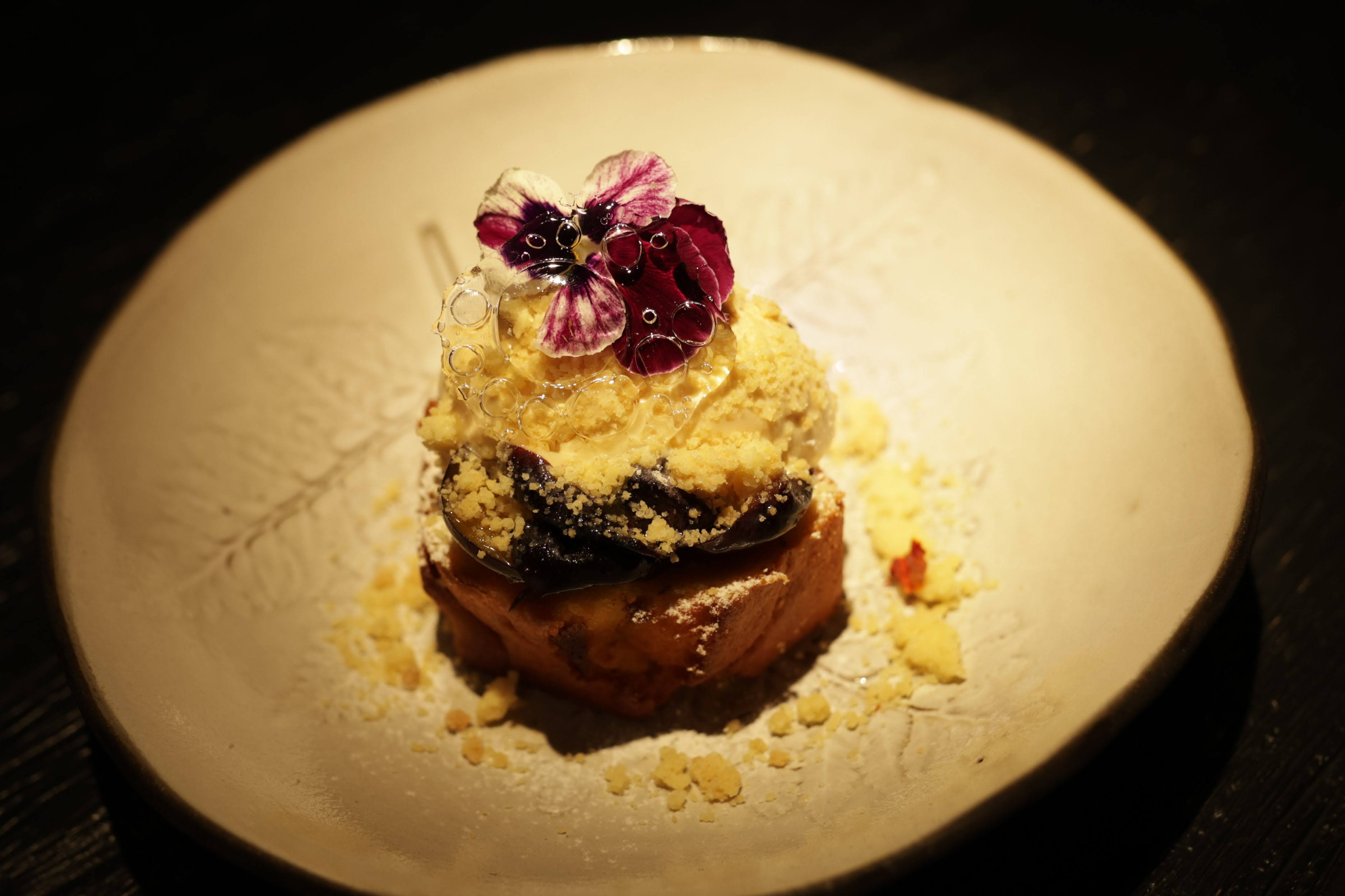 Нежный и ароматный сливовый пирог с мороженым из топлёного молока Фото №19