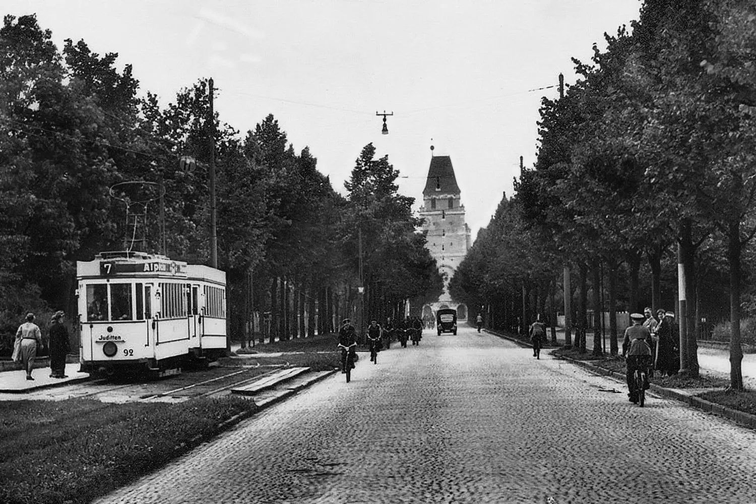Herzog-Albrecht-Allee (сейчас — ул. Тельмана) в Марауненхофе 
