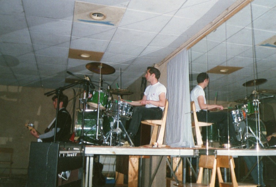 Концерт группы "Гитары и джинсы" в Доме Пионеров, 1996Фото: 1
