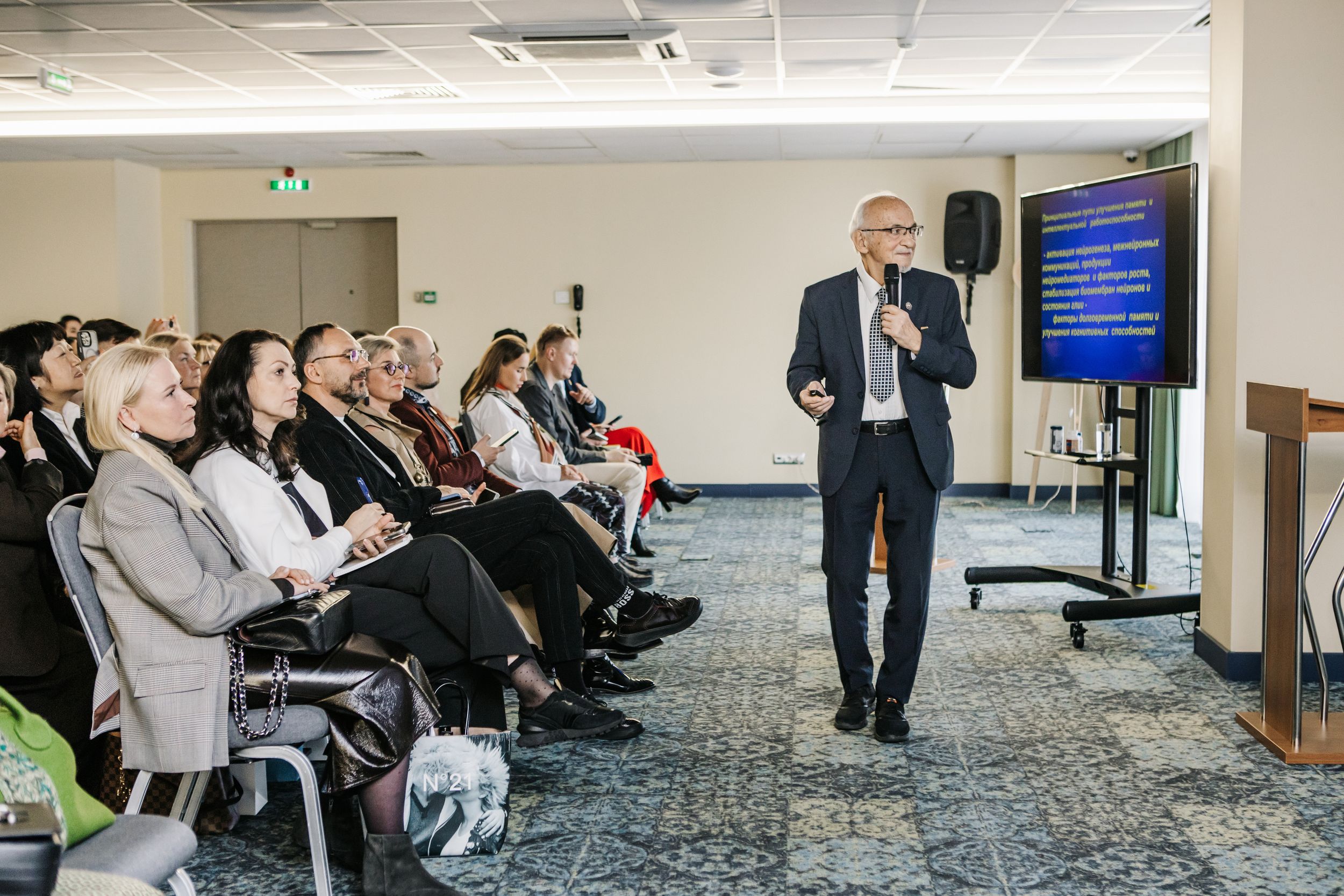 Профессор биохимии и международный консультант по нутрициологии Владимир ДадалиФото: 7