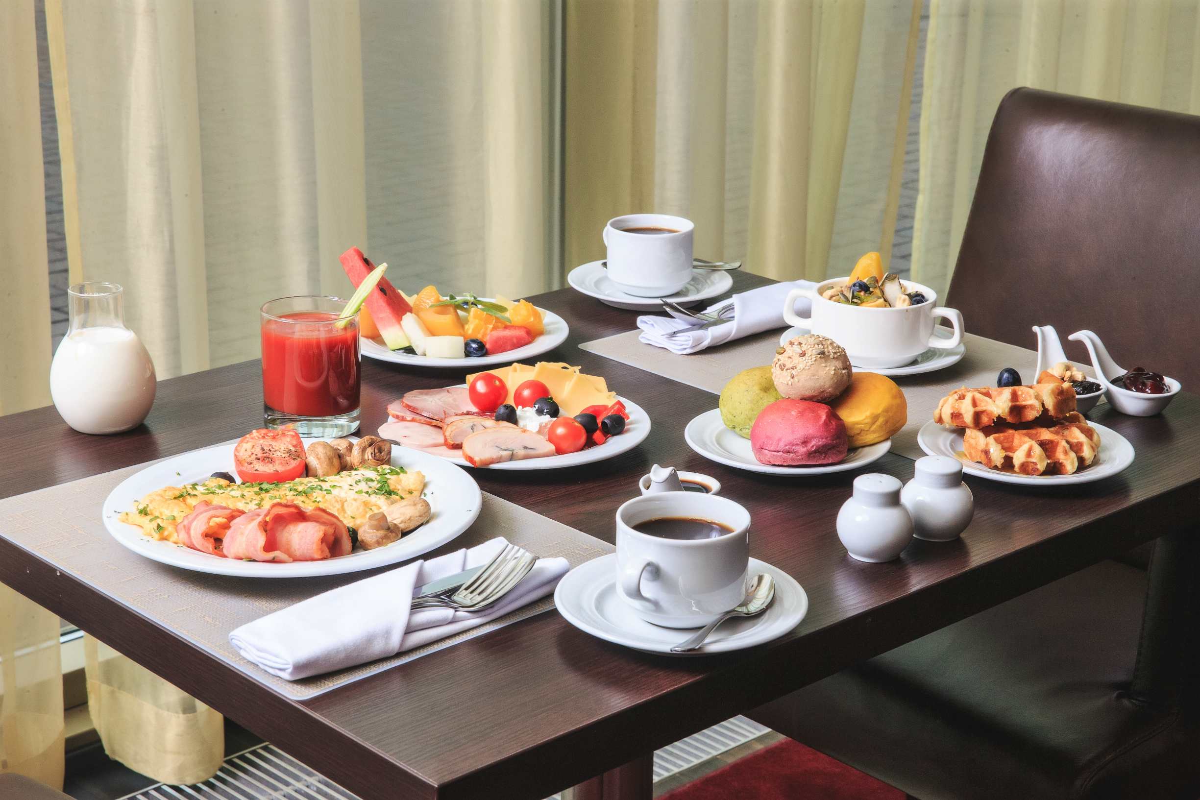 Утром трудного дня: «Королевские Ворота» попробовали завтраки в трёх калининградских ресторанах