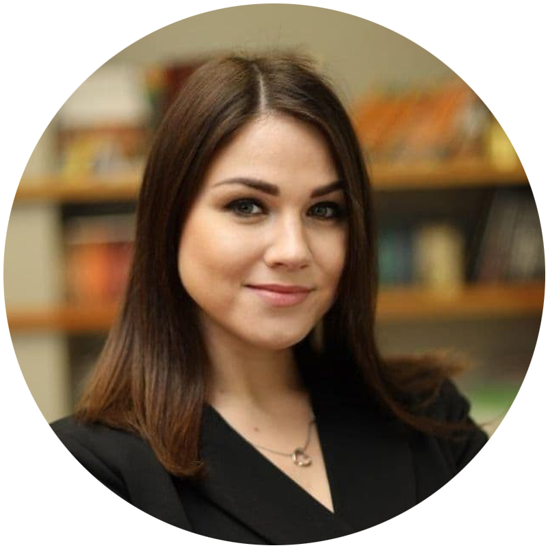 Ирина Рыкова, руководитель отдела распространения журналов «Балтийский Бродвей»16+ и «Королевские ворота»16+