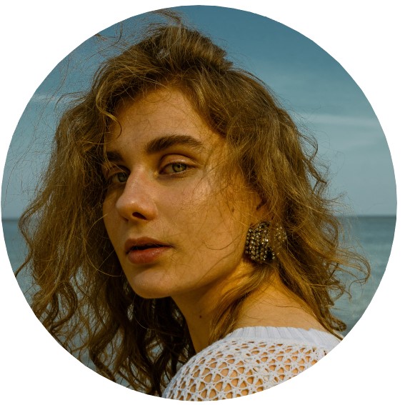 Валерия Бейчук, педагог, танцовщица современного танца, перформер, организатор фестиваля ТанцTRANZIT