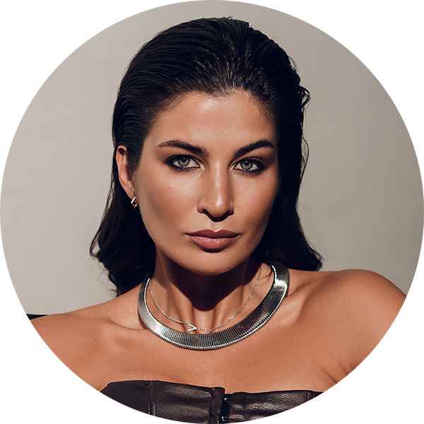 Валерия Панасюк (VÁLERY), диджей и резидент DecaDance