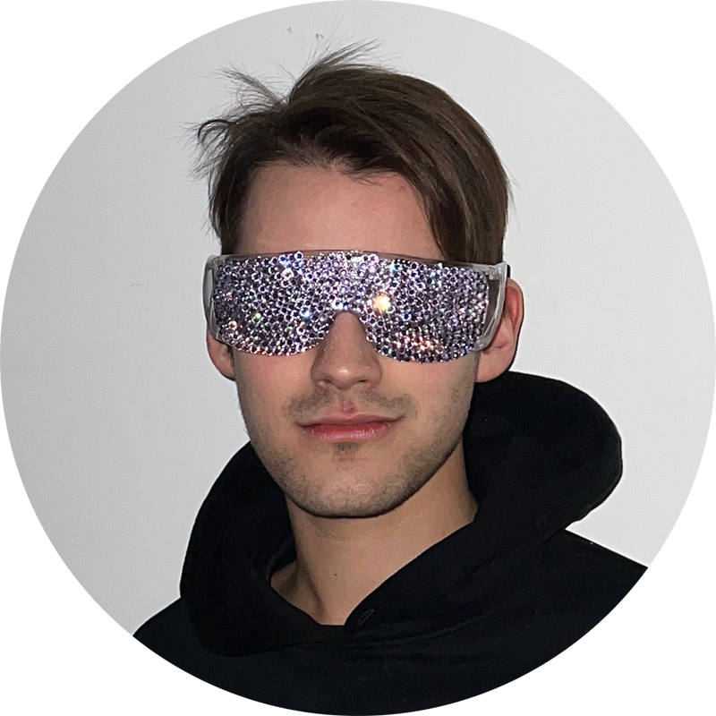 Mister Gada — предприниматель, стилист и дизайнер. Завидный холостяк и светский человек