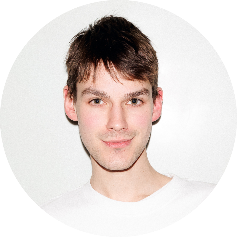 Mister Gada — ведущий рубрики, бизнесмен, стилист, дизайнер и светский персонаж