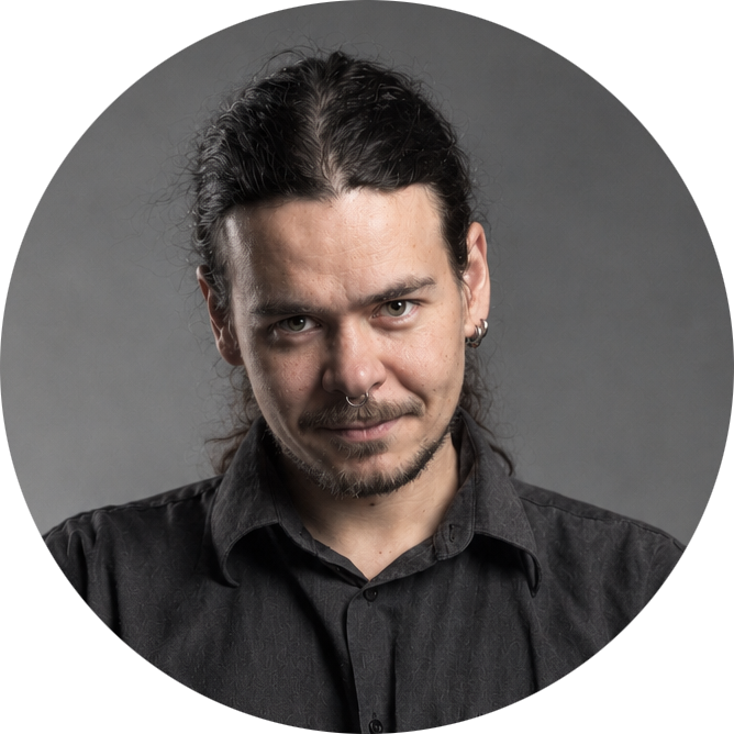 Юрий Медведников, актёр театра «Акт.Опус», сооснователь веган-кафе «Плохой охотник»