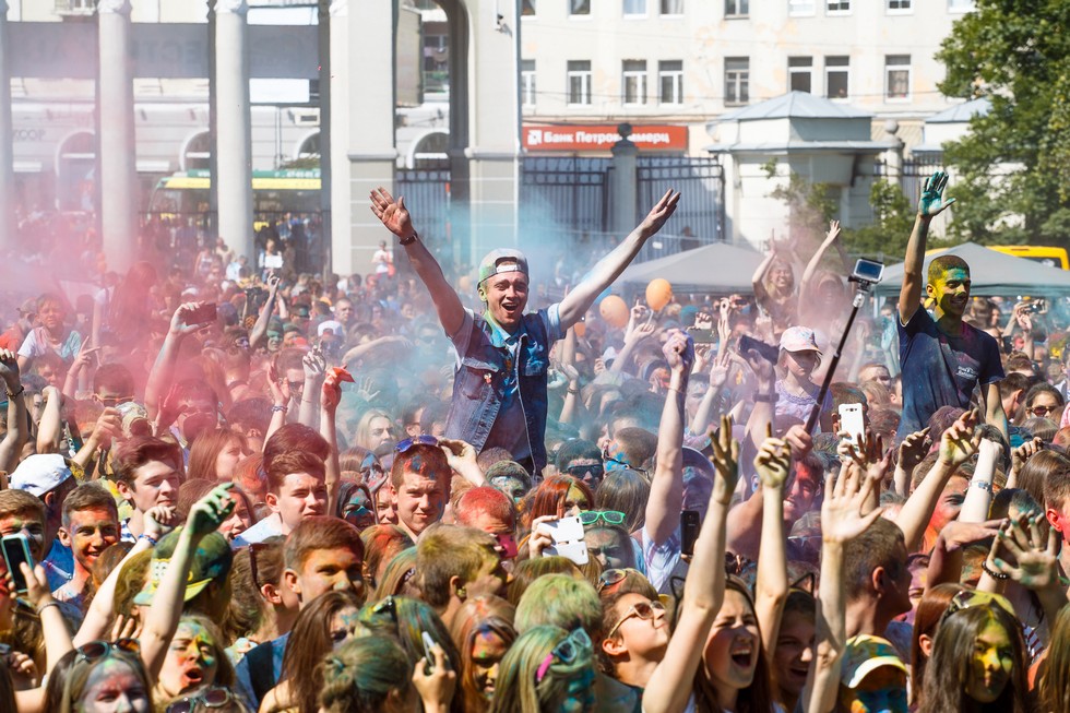 На «Балтике» пройдет Фестиваль красок 2016 на День России