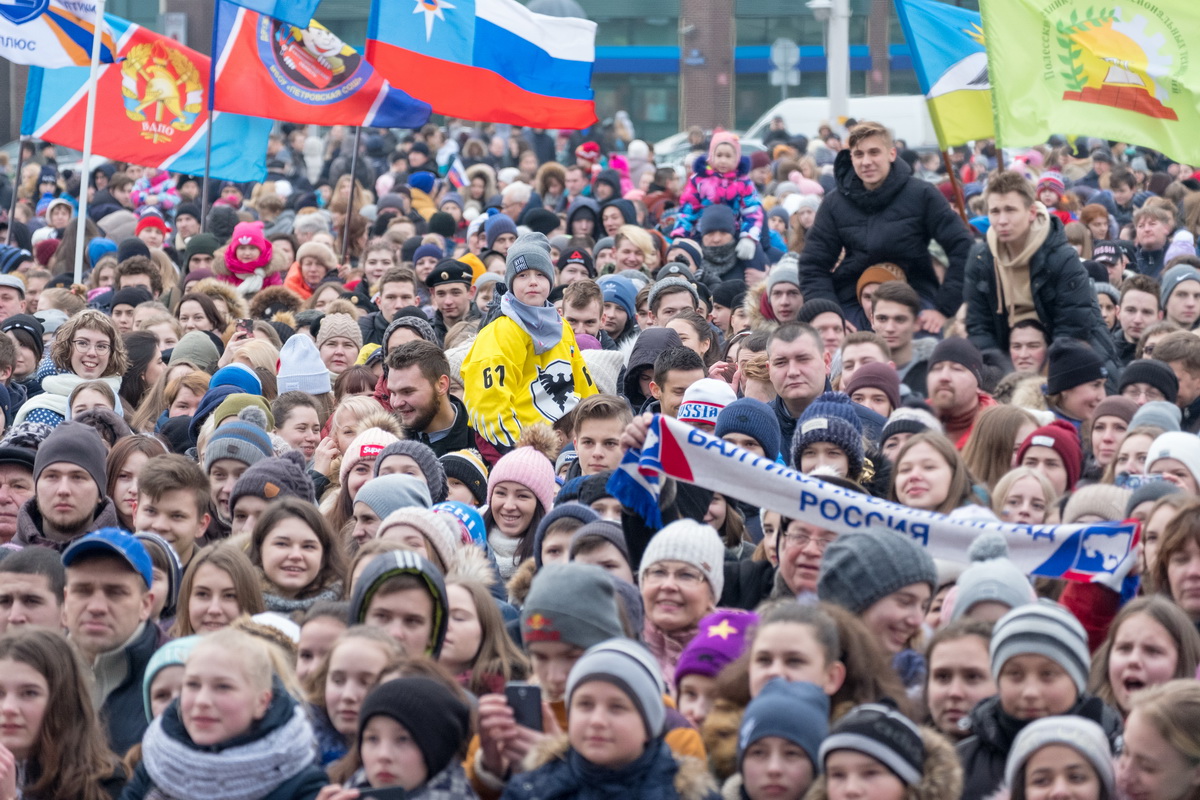 Как тысячи калининградцев поддерживали российских олимпийцев зарядкой