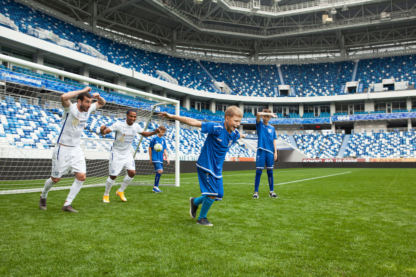 На стадионе «Калининград» покажут мультимедийный проект о детях с нарушением слуха