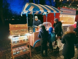 Праздник к нам приходит: В Калининграде откроют новогоднюю ярмарку