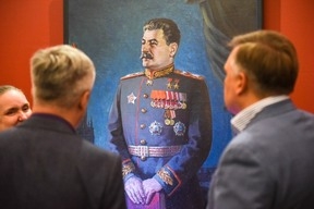Сталин и картина с Sotheby's: В Калининграде открылась выставка советской живописи 