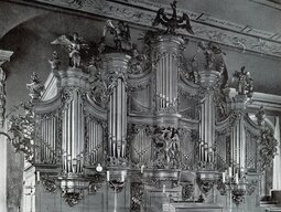 Возвращение ангела: В Кафедральный собор Калининграда вернули оригинальную скульптуру, украшавшую орган