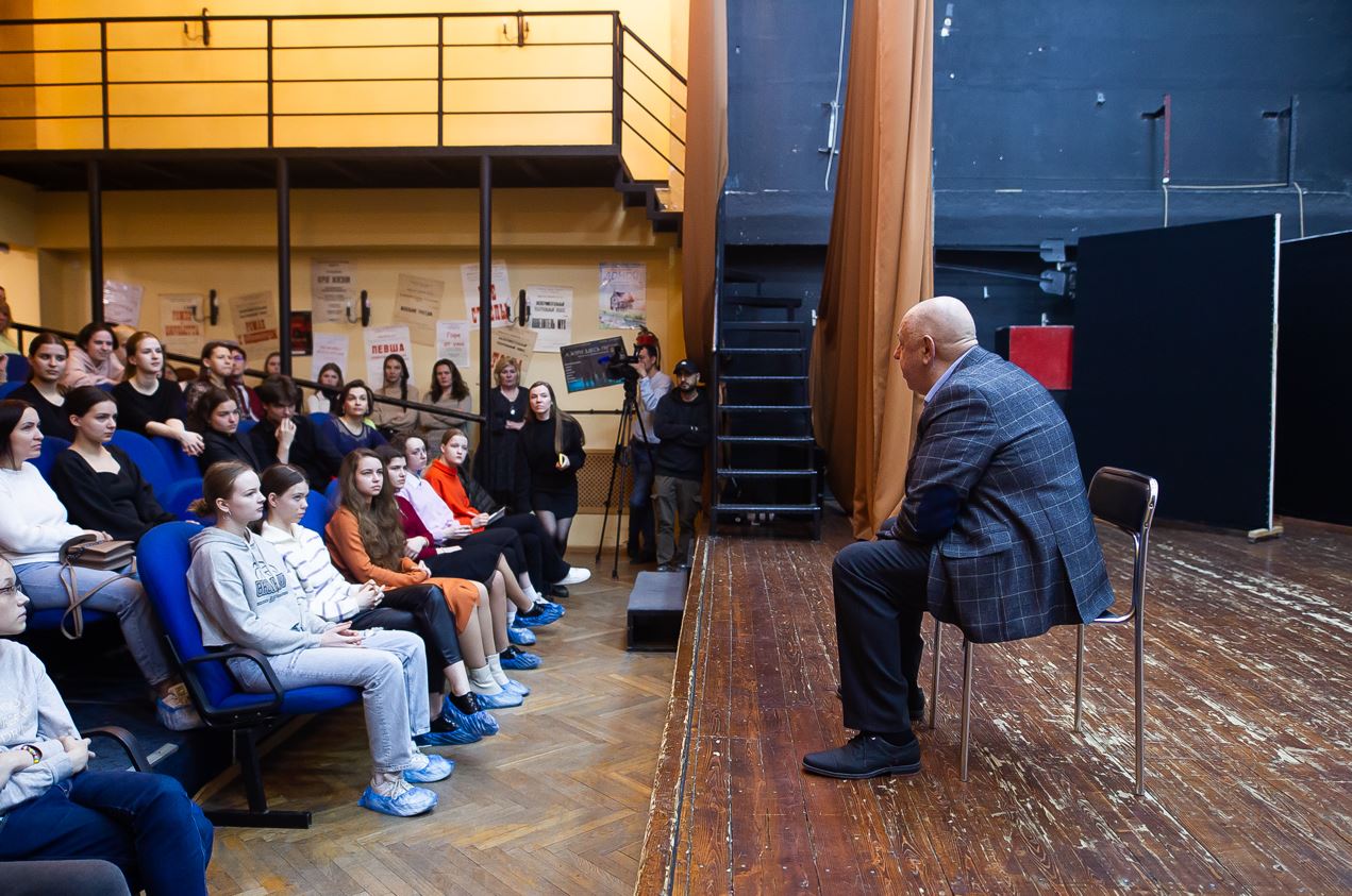Калининградские школьники прослушиваются на главный актёрский факультет страны