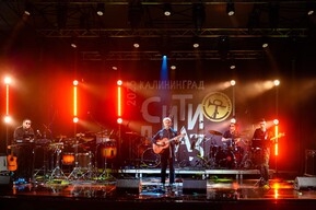 Ценность частного опыта: Лидер Brazzaville о песнях, спасающих жизни, и одержимости соцсетями